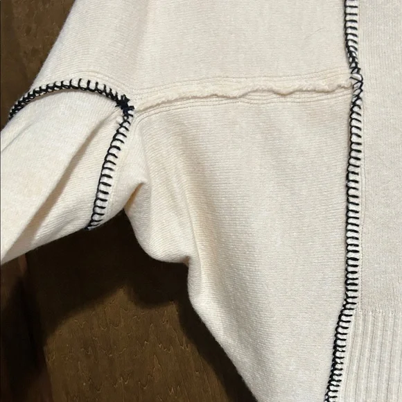 BKE Buckle NWOT Cream Asymmetric Stitch-Trim Sweater large - Picture 9 of 11